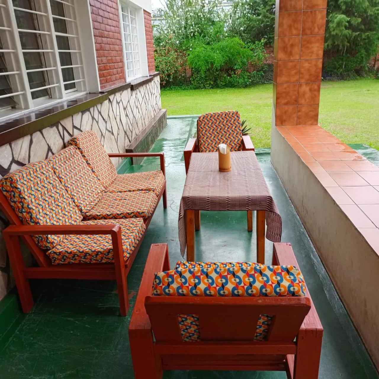 Colibri Taverne & Guest House Gisenyi Exterior foto