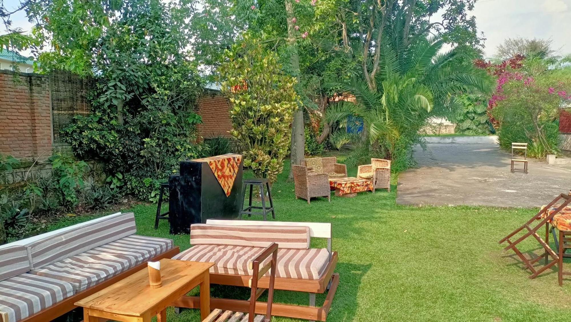Colibri Taverne & Guest House Gisenyi Exterior foto