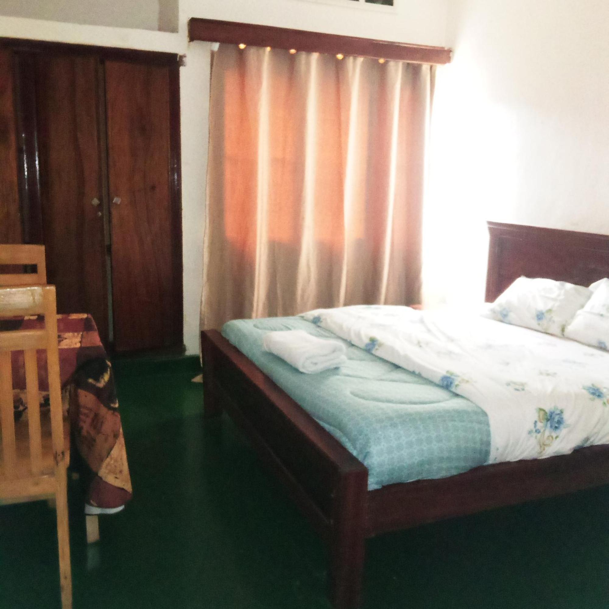 Colibri Taverne & Guest House Gisenyi Exterior foto